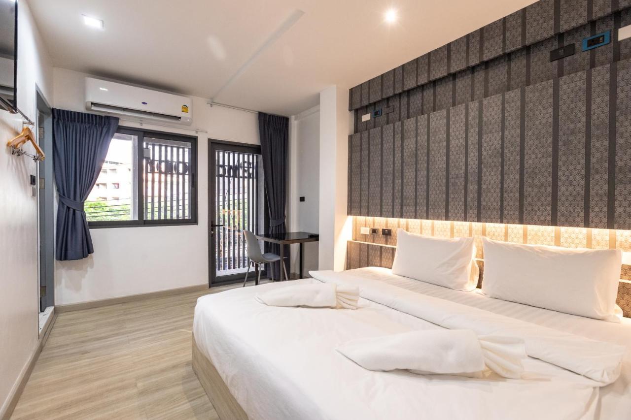 Baan Kun Mhor Hostel บ้านคุณหมอโฮสเทล Bangkok Exteriör bild